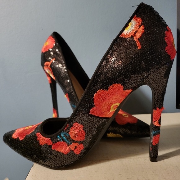 Just Fab Sequin Floral Pump in Black sz 8.5 "Flora" - Picture 2 of 8
